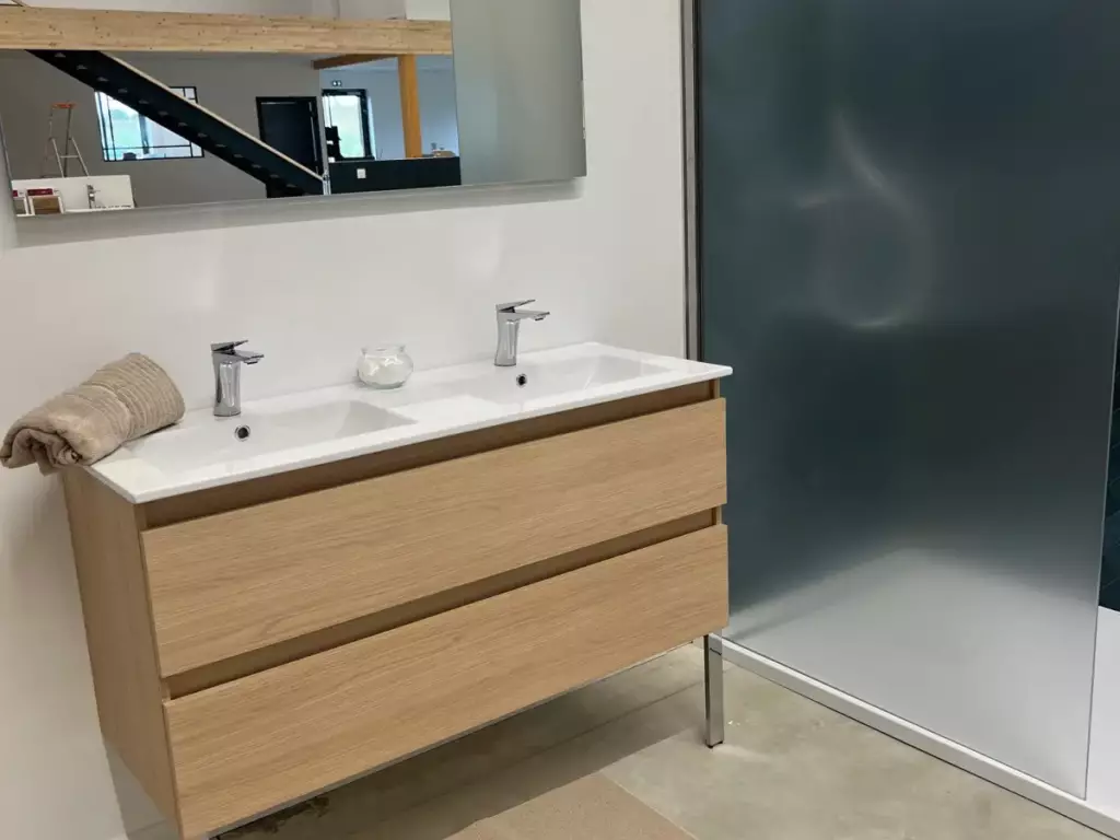 confiez la rénovation de votre salle de bain à boissy-mauvoisin à des experts qualifiés. transformez votre espace avec des solutions sur mesure, modernes et adaptées à vos besoins. devis gratuit et conseils personnalisés.