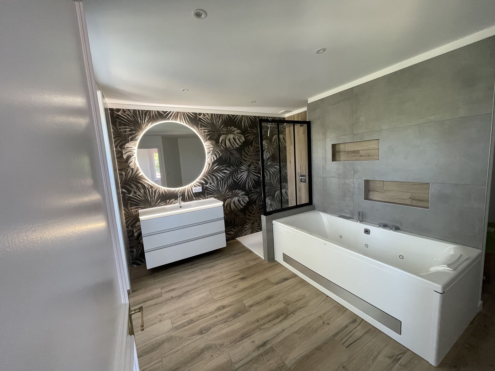 confiez la rénovation de votre salle de bain à brou-sur-chantereine à des professionnels expérimentés. conseils personnalisés, matériaux de qualité et finitions soignées pour un espace moderne et fonctionnel.