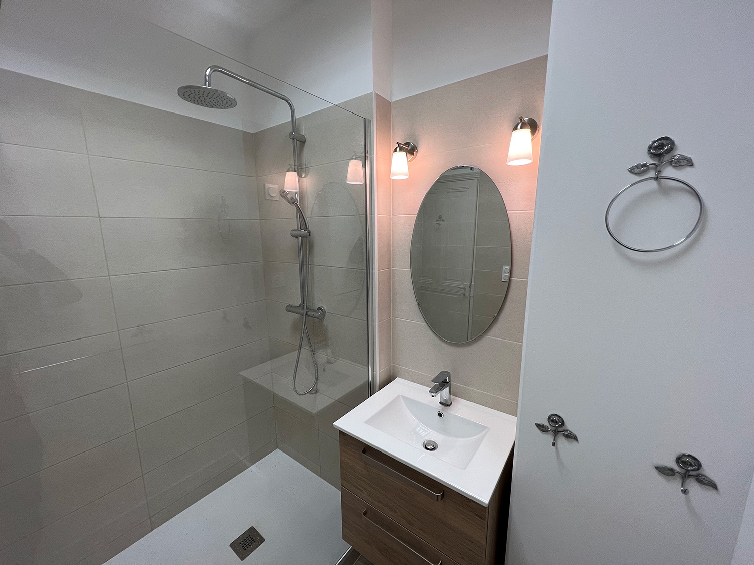 confiez la rénovation de votre salle de bain à bussy à des experts. conseils personnalisés, travaux soignés et matériaux de qualité pour un espace moderne et fonctionnel.