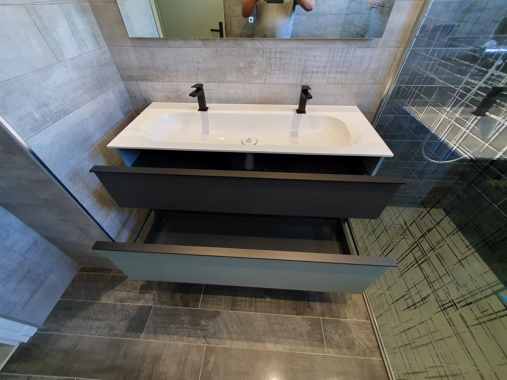 confiez la rénovation de votre salle de bain à chailly-en-bière à des professionnels expérimentés. améliorez confort et esthétisme avec un service sur mesure, pour une salle de bain moderne et fonctionnelle.