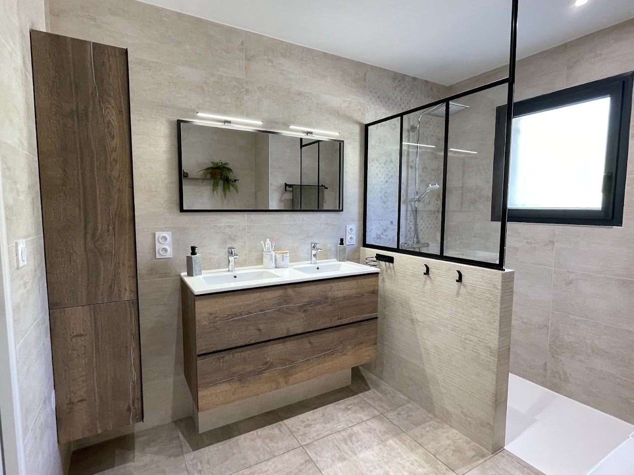 confiez la rénovation de votre salle de bain à coignières à nos experts. solutions personnalisées, matériaux de qualité et finitions impeccables pour transformer votre espace en véritable havre de bien-être.