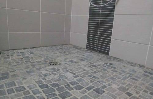 confiez la rénovation de votre salle de bain à colombes à des experts ! profitez d’un accompagnement sur-mesure pour transformer votre espace selon vos envies. devis gratuit et travaux de qualité.