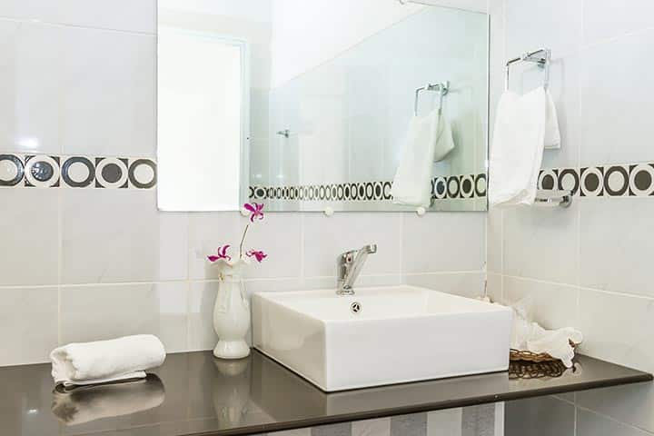 confiez la rénovation de votre salle de bain à courcelles à des experts qualifiés. conseils personnalisés, matériaux de qualité et finitions soignées pour transformer votre espace selon vos envies.