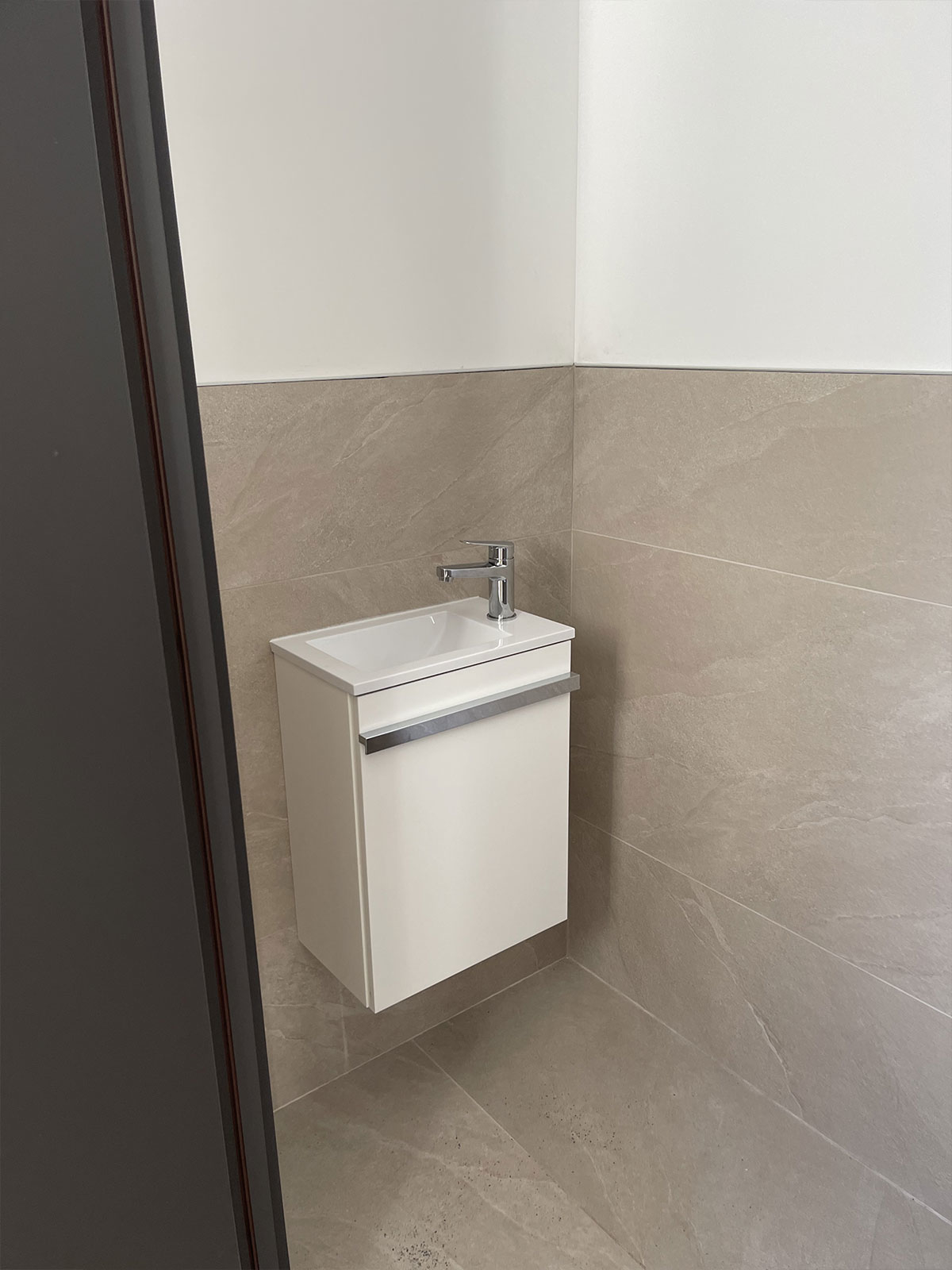 confiez la rénovation de votre salle de bain à davron à des professionnels qualifiés. modernisez votre espace avec des solutions sur mesure, des matériaux de qualité et un accompagnement personnalisé pour un résultat à la hauteur de vos attentes.