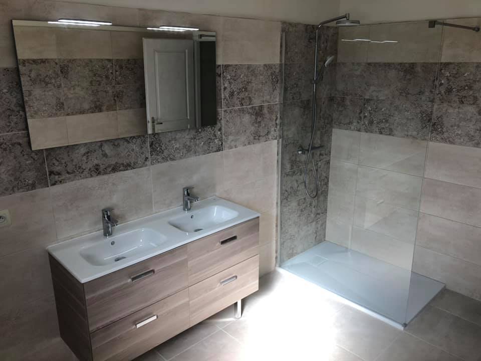 confiez la rénovation de votre salle de bain à frouville à des professionnels qualifiés. modernisez votre espace avec des solutions sur-mesure, rapides et haut de gamme. demandez votre devis gratuit !