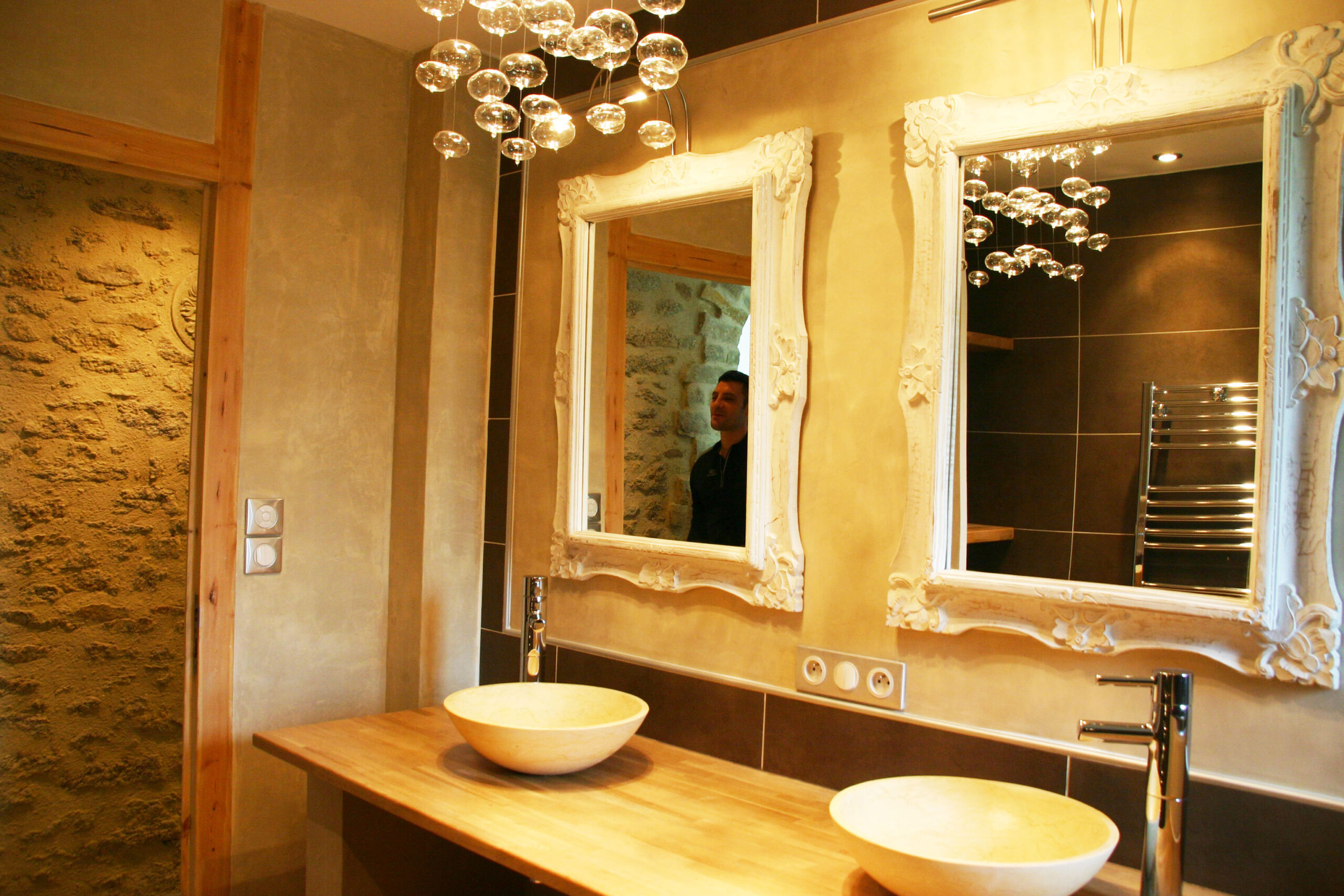 confiez la rénovation de votre salle de bain à joinville à des experts qualifiés. travaux sur mesure, modernisation, conseils personnalisés et finitions soignées. obtenez votre devis gratuit dès maintenant !