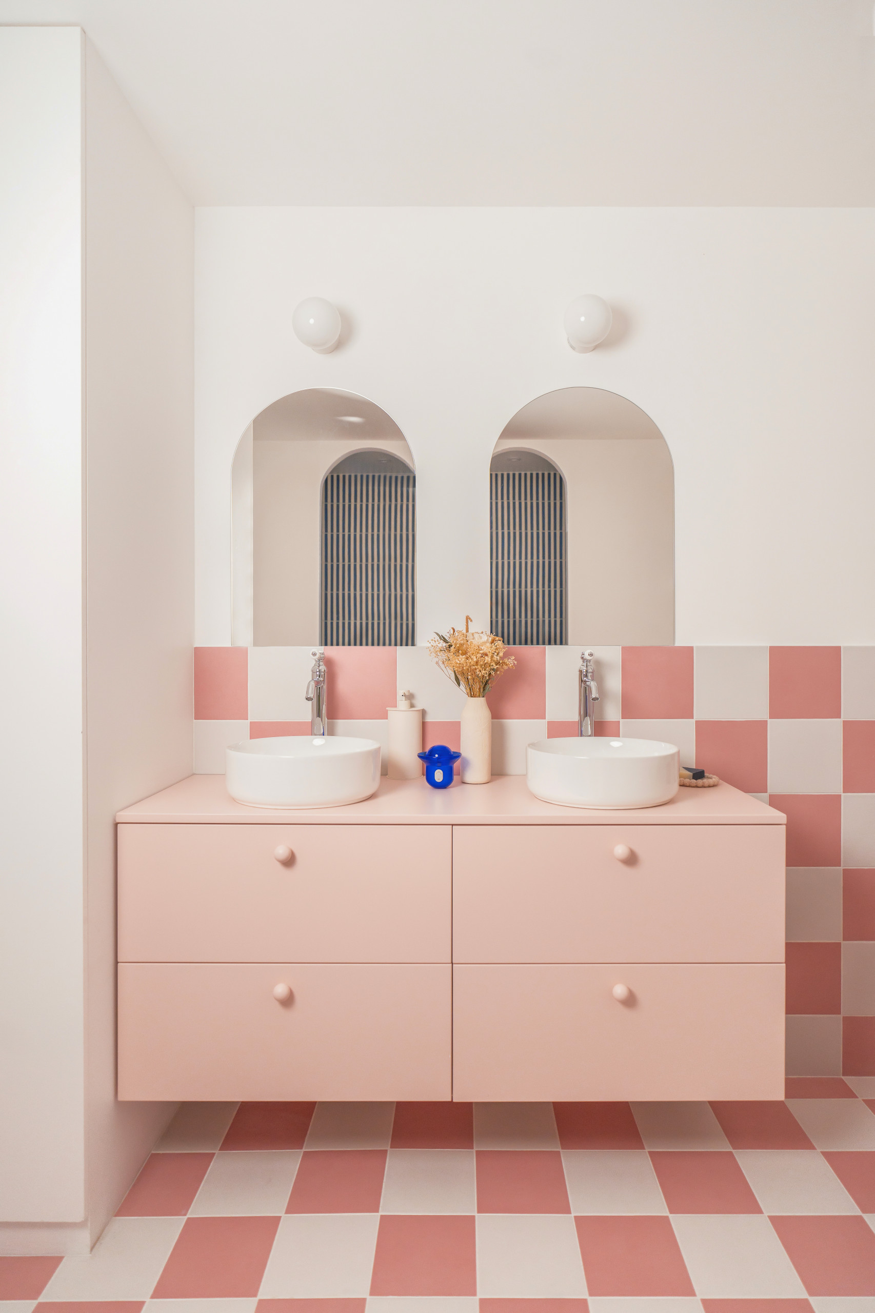 confiez la rénovation de votre salle de bain à mandres-les-roses à des professionnels expérimentés. création sur mesure, modernisation, pose de carrelage et sanitaires. devis gratuit et conseils personnalisés.