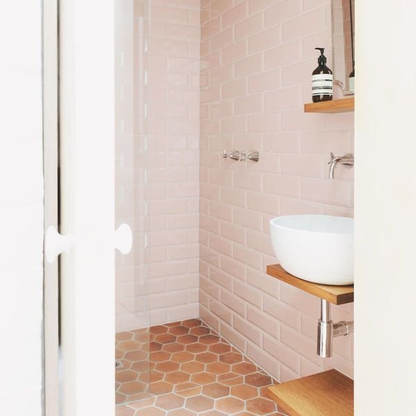 confiez la rénovation de votre salle de bain à mandres-les-roses à des experts. modernisation, aménagement sur mesure et finitions de qualité pour un espace fonctionnel et élégant.