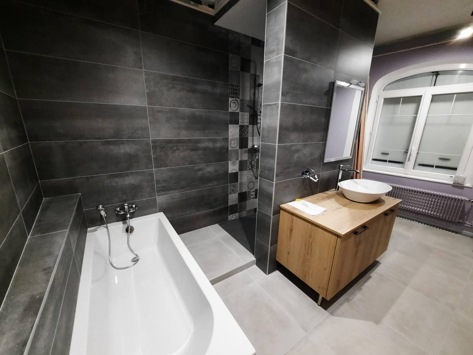 découvrez nos solutions de rénovation de salle de bain moderne à bagneaux-sur-loing : designs contemporains, matériaux de qualité et accompagnement personnalisé pour transformer votre espace selon vos envies.
