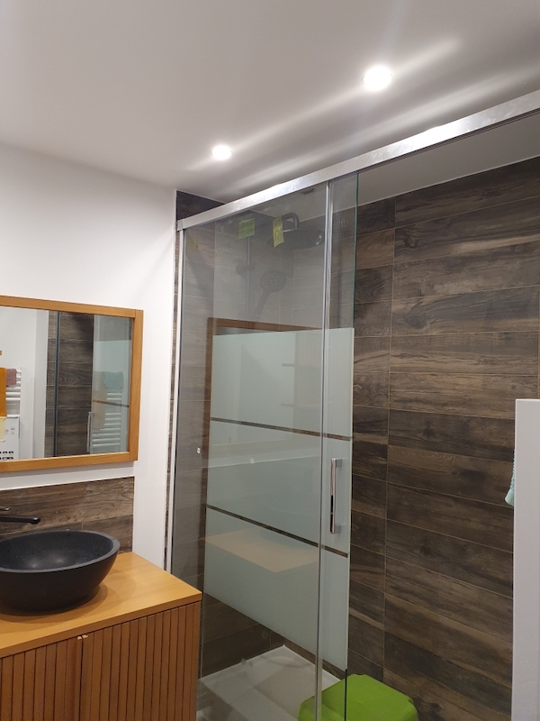 confiez la rénovation de votre salle de bain à nogent-sur-marne à des experts. conception sur mesure, matériaux de qualité et travaux soignés pour une salle de bain moderne et fonctionnelle.