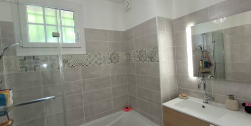 confiez la rénovation de votre salle de bain à villeneuve à des experts. profitez d'un devis gratuit, de conseils personnalisés et d'un résultat sur mesure pour un espace moderne et fonctionnel.