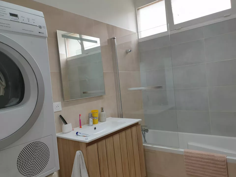 confiez la rénovation de votre salle de bains à des professionnels dans le 77320. devis gratuit, prestations sur-mesure et finitions de qualité pour transformer votre espace selon vos envies.