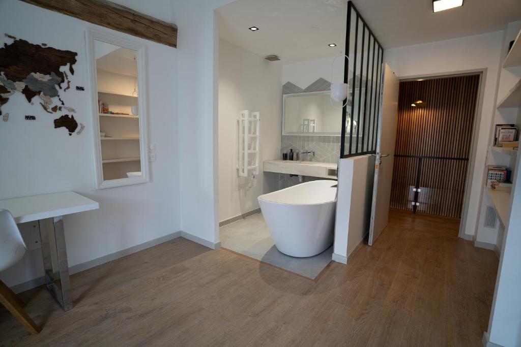 confiez la rénovation de votre salle de bains à béthemont en 2025 à des experts. modernisation, design sur mesure et conseils personnalisés pour un espace confortable et fonctionnel.