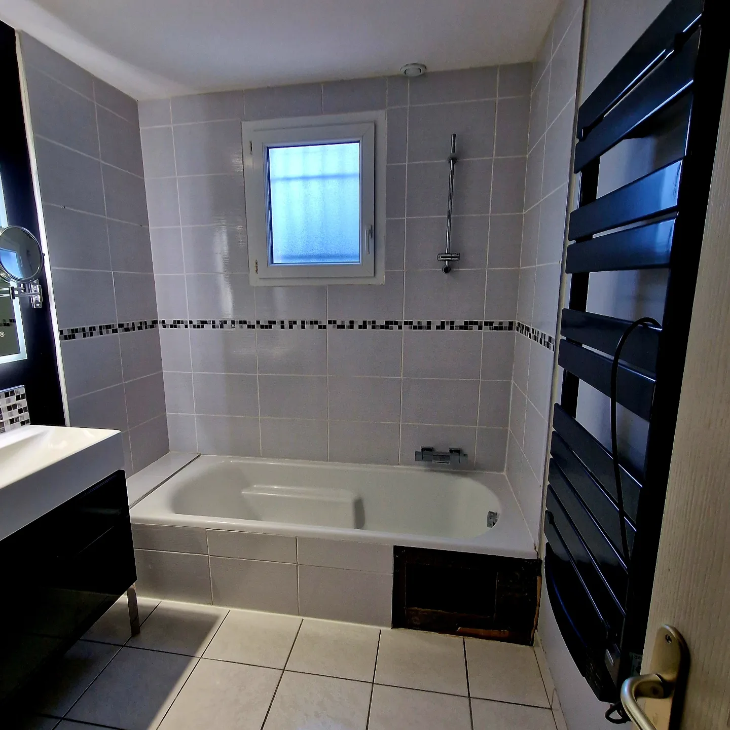 confiez la rénovation de votre salle de bains à bouville à des professionnels expérimentés. design moderne, matériaux de qualité et travaux sur-mesure pour un espace fonctionnel et élégant. demandez votre devis gratuit dès maintenant !