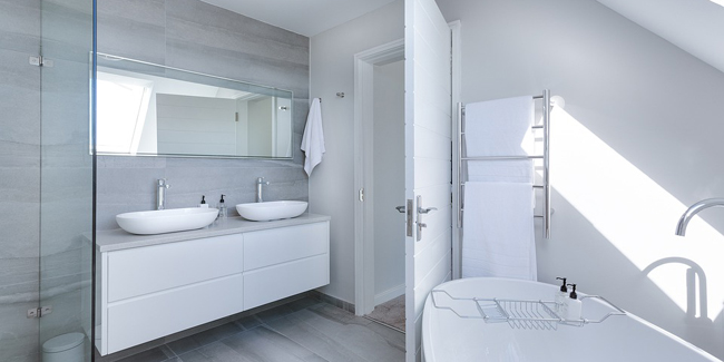 découvrez nos conseils et astuces pour rénover votre salle de bains avec un budget maîtrisé. coûts, idées économiques et étapes clés pour une rénovation réussie adaptée à vos moyens.