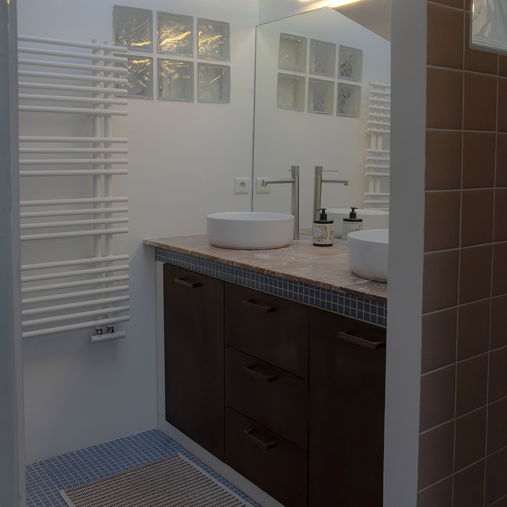 confiez la rénovation de votre salle de bains à chapelle-iger en 2025 à des professionnels qualifiés. modernisez votre espace avec des solutions sur-mesure, un design tendance et des finitions de qualité.