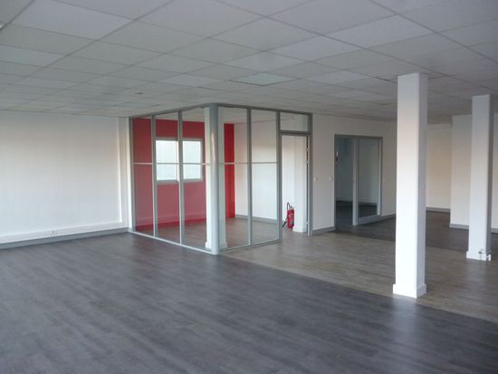 envie de rénover votre salle de bains à château-landon en 2025 ? découvrez nos solutions sur mesure pour moderniser et sublimer votre espace avec des matériaux de qualité et des professionnels expérimentés.