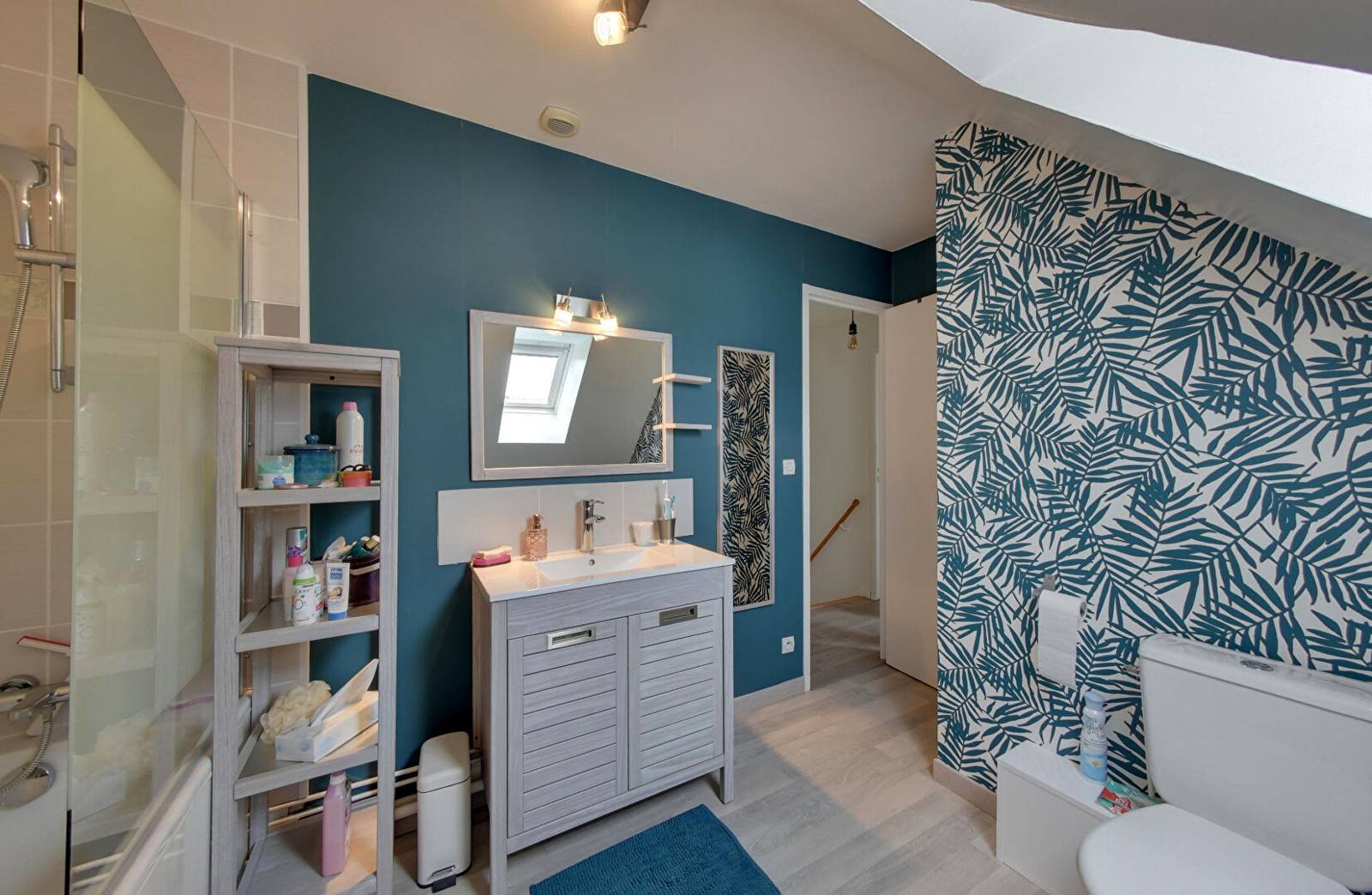 confiez la rénovation de votre salle de bains à chevry-cossigny en 2025 à des experts. conseils sur-mesure, matériaux de qualité et finitions soignées pour un espace moderne et fonctionnel.