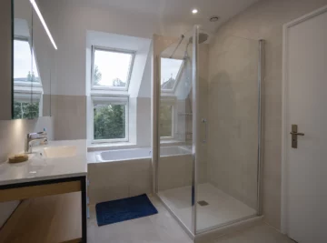 vous cherchez à rénover votre salle de bains à cléry-en-vexin en 2025 ? nos experts vous accompagnent de la conception à la réalisation pour une salle de bains moderne, fonctionnelle et adaptée à vos besoins.