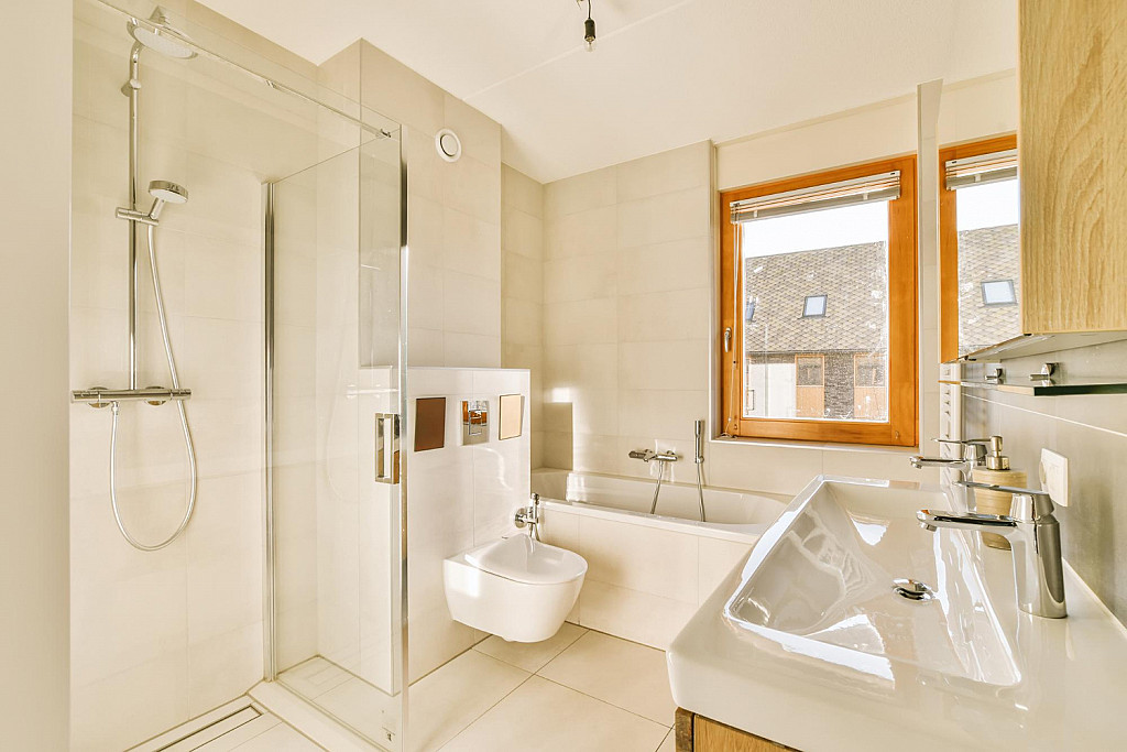 confiez la rénovation de votre salle de bains à courcelles en 2025 à des experts. solutions sur mesure, matériaux de qualité et accompagnement personnalisé pour une salle de bains moderne et fonctionnelle.