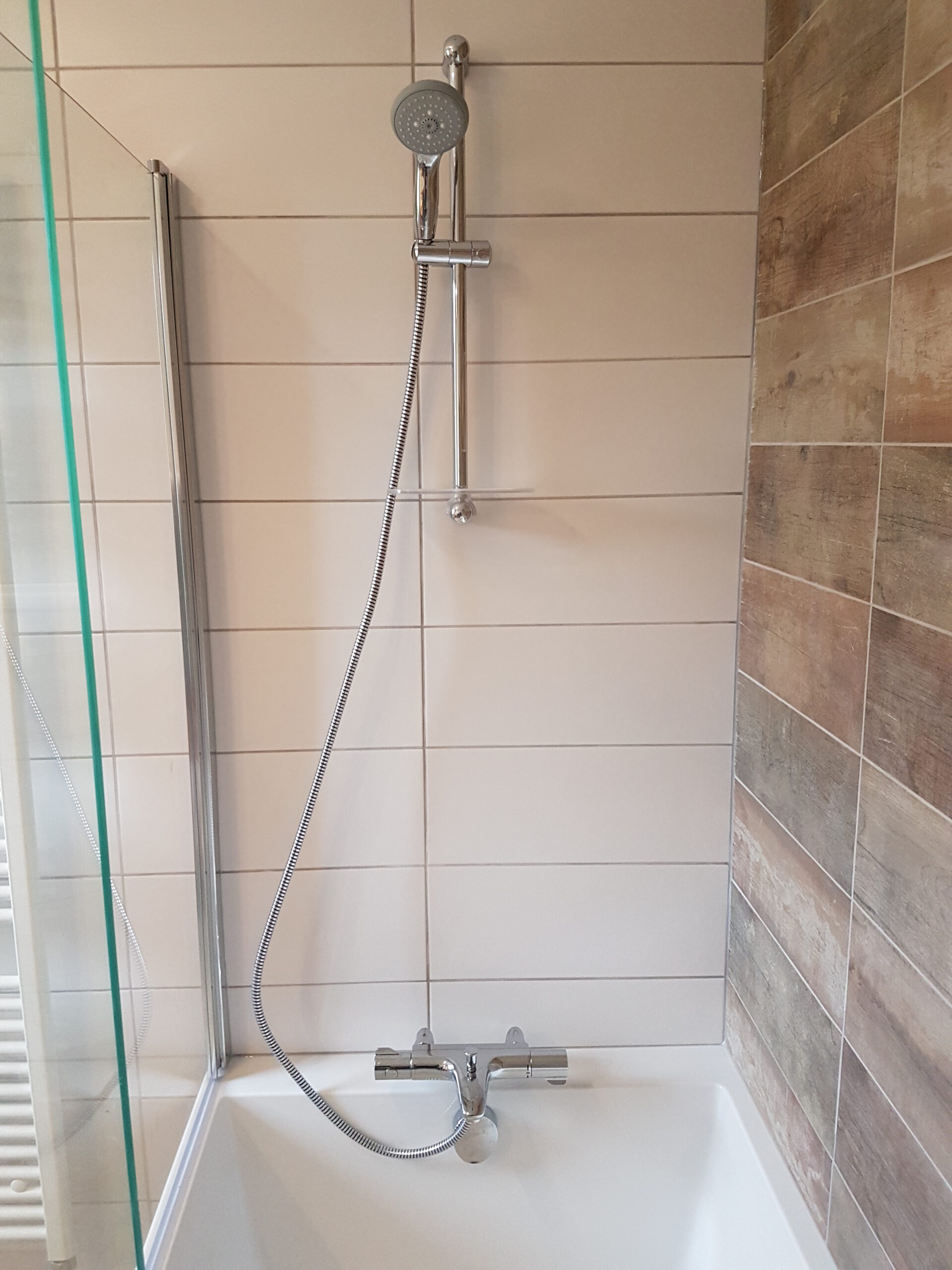confiez la rénovation de votre salle de bains à fontenay-lès-briis en 2025 à des experts. profitez d’un espace moderne, fonctionnel et personnalisé. devis gratuit, accompagnement complet et matériaux de qualité.