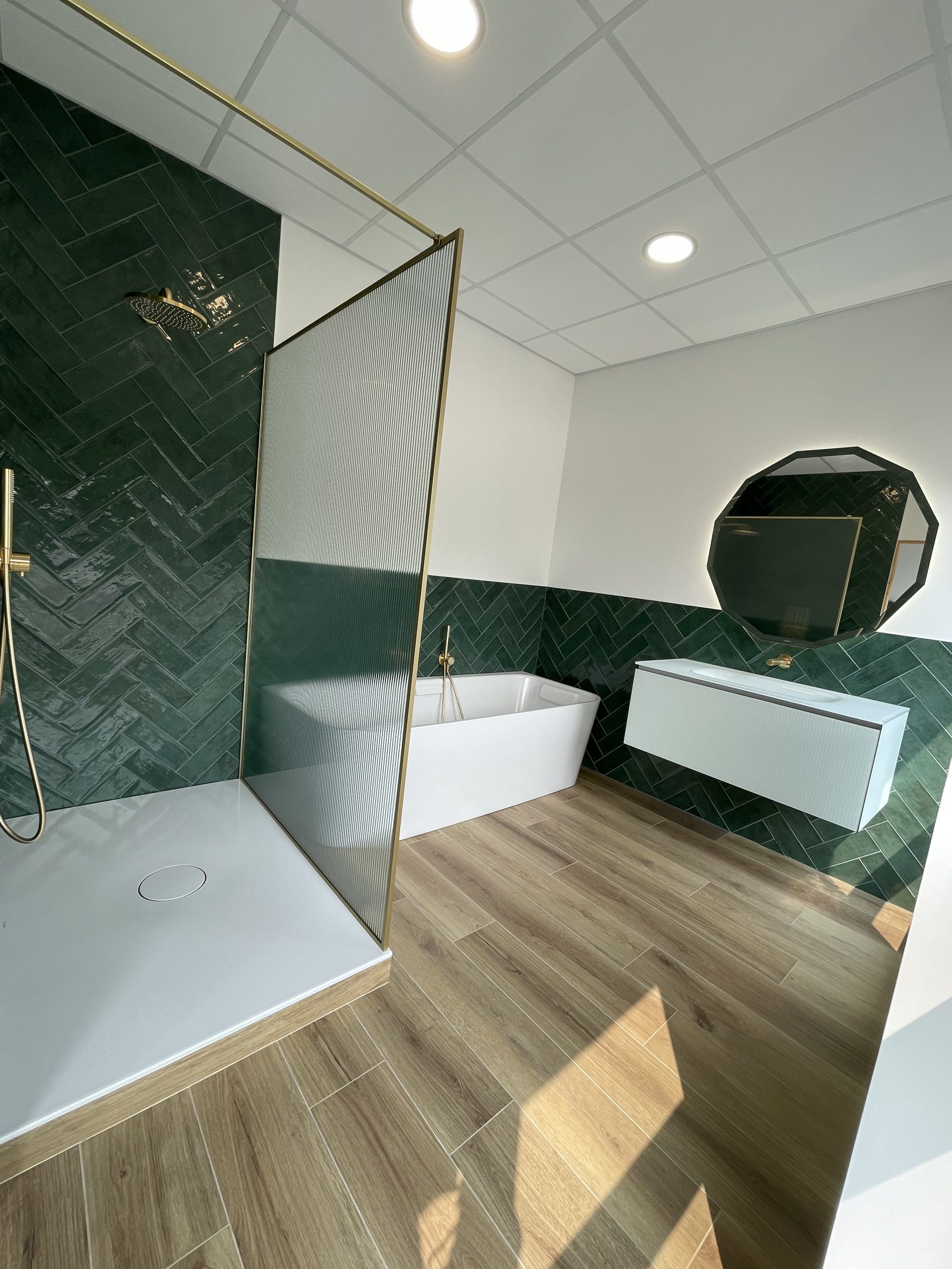 confiez la rénovation de votre salle de bains à frépillon en 2025 à des experts qualifiés. profitez d’un espace moderne, fonctionnel et adapté à vos besoins grâce à des matériaux de qualité et un accompagnement personnalisé.