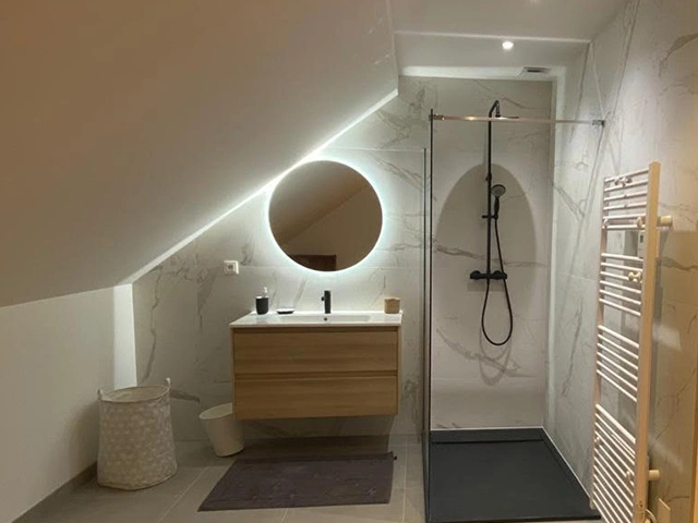 rénovez votre salle de bains à gaillon en 2025 ! profitez de conseils d’experts et de solutions personnalisées pour moderniser, optimiser et valoriser votre espace bain. devis gratuit et réalisations sur mesure.