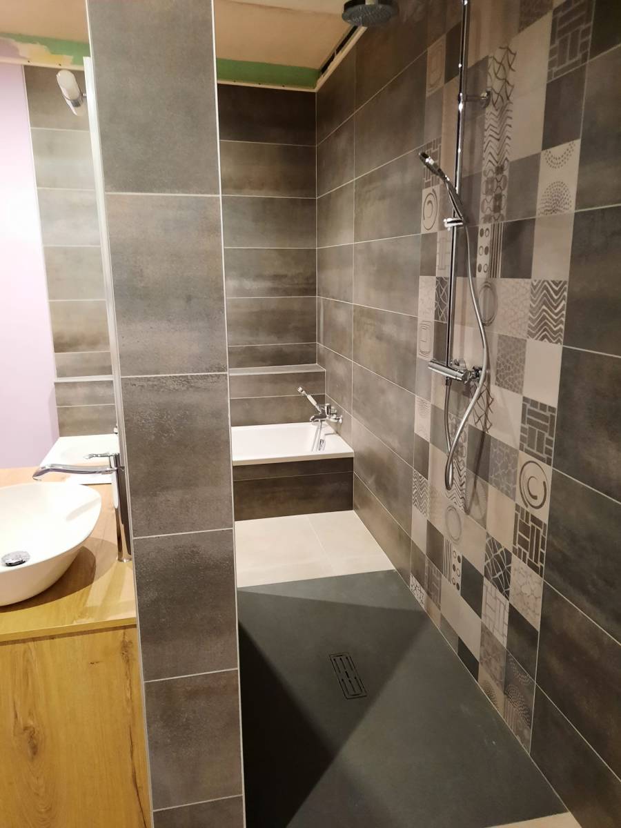 confiez la rénovation de votre salle de bains à livry-sur-seine en 2025 à des experts. solutions sur-mesure, conseils personnalisés et matériaux de qualité pour un espace moderne et fonctionnel.