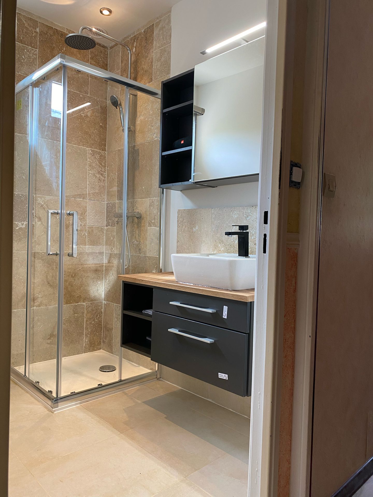 confiez la rénovation de votre salle de bains à lizy-sur-ourcq à des experts. modernisez votre espace avec des solutions sur mesure, travaux de qualité et finitions soignées. devis gratuit et rapide.