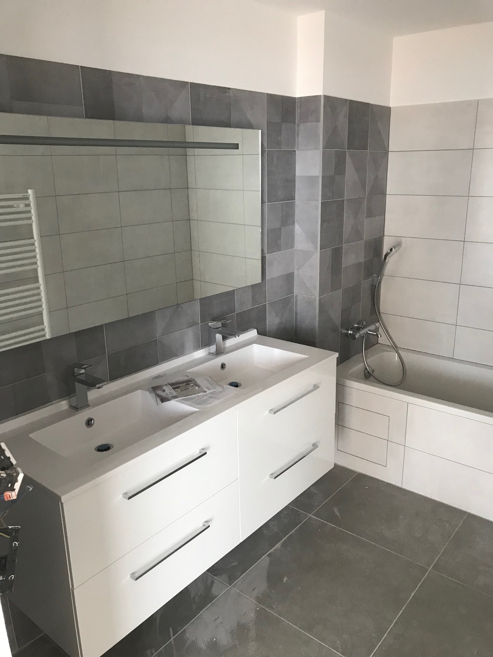 confiez la rénovation de votre salle de bains à lommoye en 2025 à des experts qualifiés. modernisez votre espace avec des solutions sur mesure, pratiques et esthétiques. devis gratuit et conseils personnalisés.