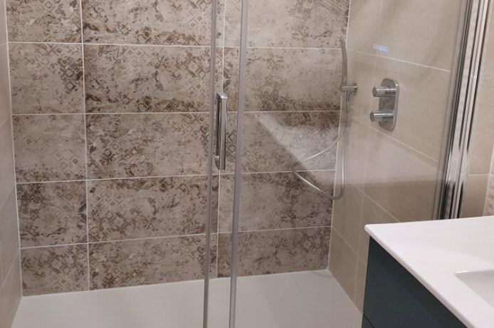 confiez la rénovation de votre salle de bains à montigny-le-guesdier en 2025 à nos experts. modernisation, aménagement sur mesure et matériaux de qualité pour un espace confortable et tendance.