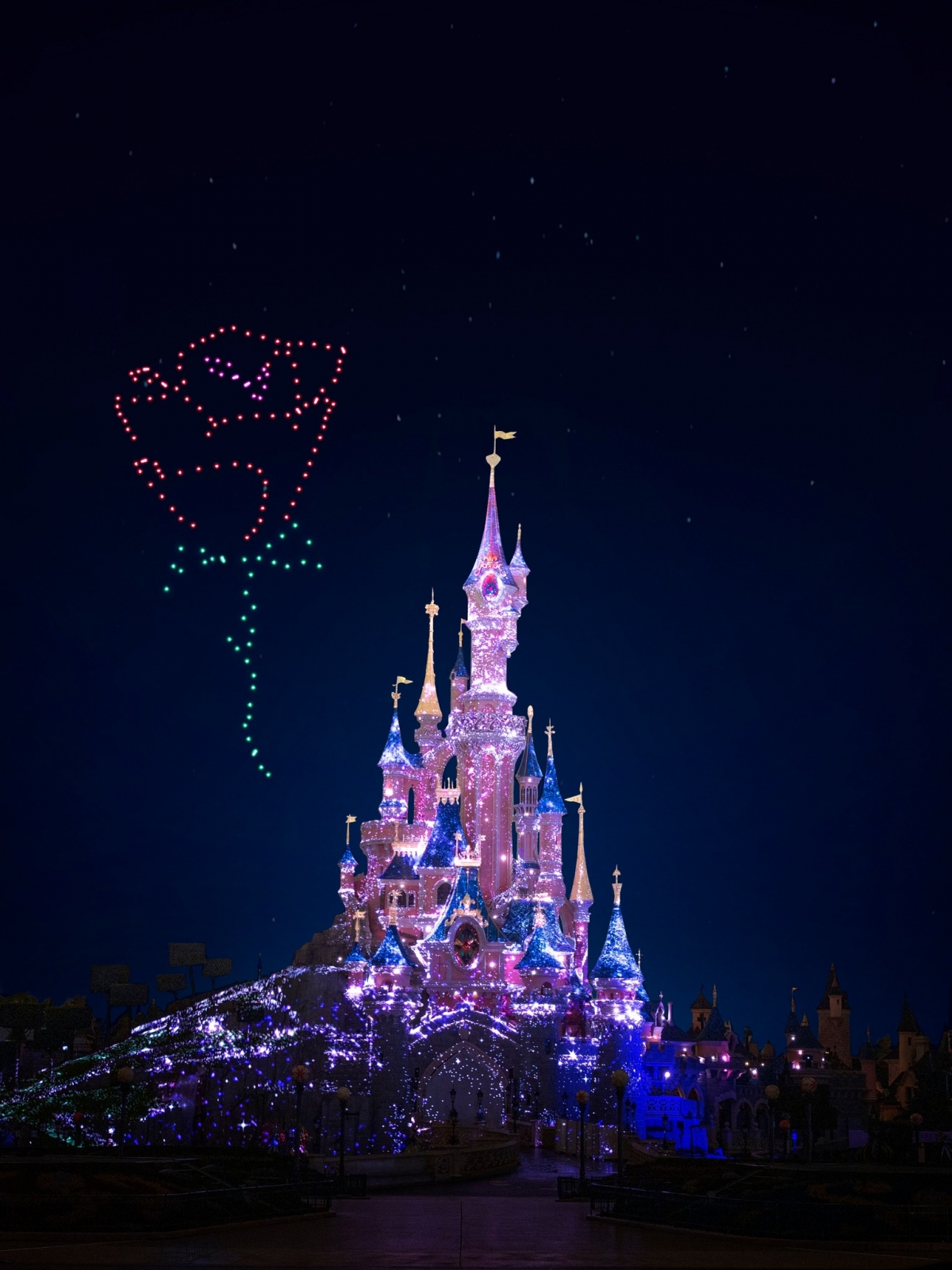 découvrez les rénovations prévues à disneyland paris en 2025 : attractions modernisées, nouvelles expériences et améliorations pour toute la famille. préparez votre visite avec toutes les nouveautés disney à paris !