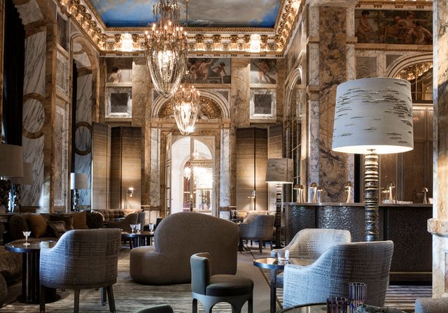 découvrez les rénovations prévues en 2025 à l'hôtel crillon : modernisation des chambres, nouveaux espaces luxueux et services exclusifs pour un séjour inoubliable au cœur de paris.