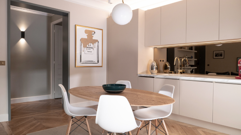 découvrez nos conseils et astuces pour rénover votre intérieur : idées déco, travaux, aménagement et inspiration pour transformer votre maison facilement.