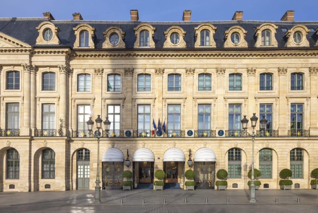 découvrez l'univers luxueux du ritz paris en 2025 : raffinement, élégance et services d'exception au cœur de la capitale française. offrez-vous une expérience inoubliable dans ce palace mythique.
