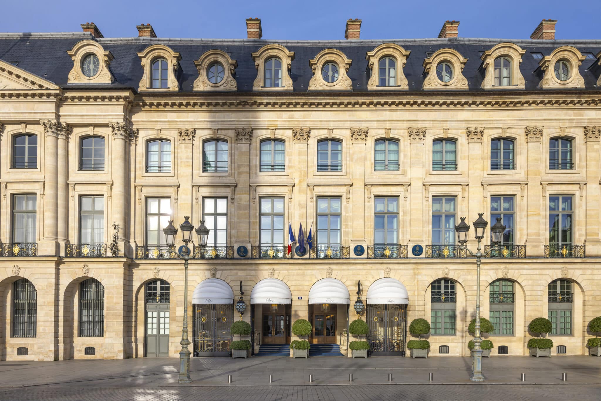 découvrez l'univers luxueux du ritz paris en 2025 : raffinement, élégance et services d'exception au cœur de la capitale française. offrez-vous une expérience inoubliable dans ce palace mythique.