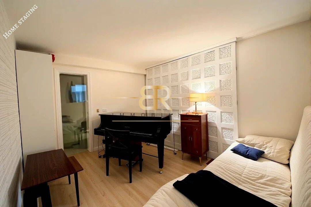 découvrez ce studio à rénover à paris, idéal pour un premier achat ou un investissement locatif. profitez d’un emplacement privilégié et d’un fort potentiel de valorisation.