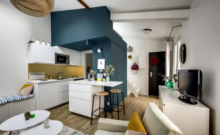 découvrez ce studio rénové, alliant modernité et confort, idéal pour un premier achat ou un investissement locatif. profitez d’un espace fonctionnel, lumineux et prêt à emménager, situé dans un quartier recherché.