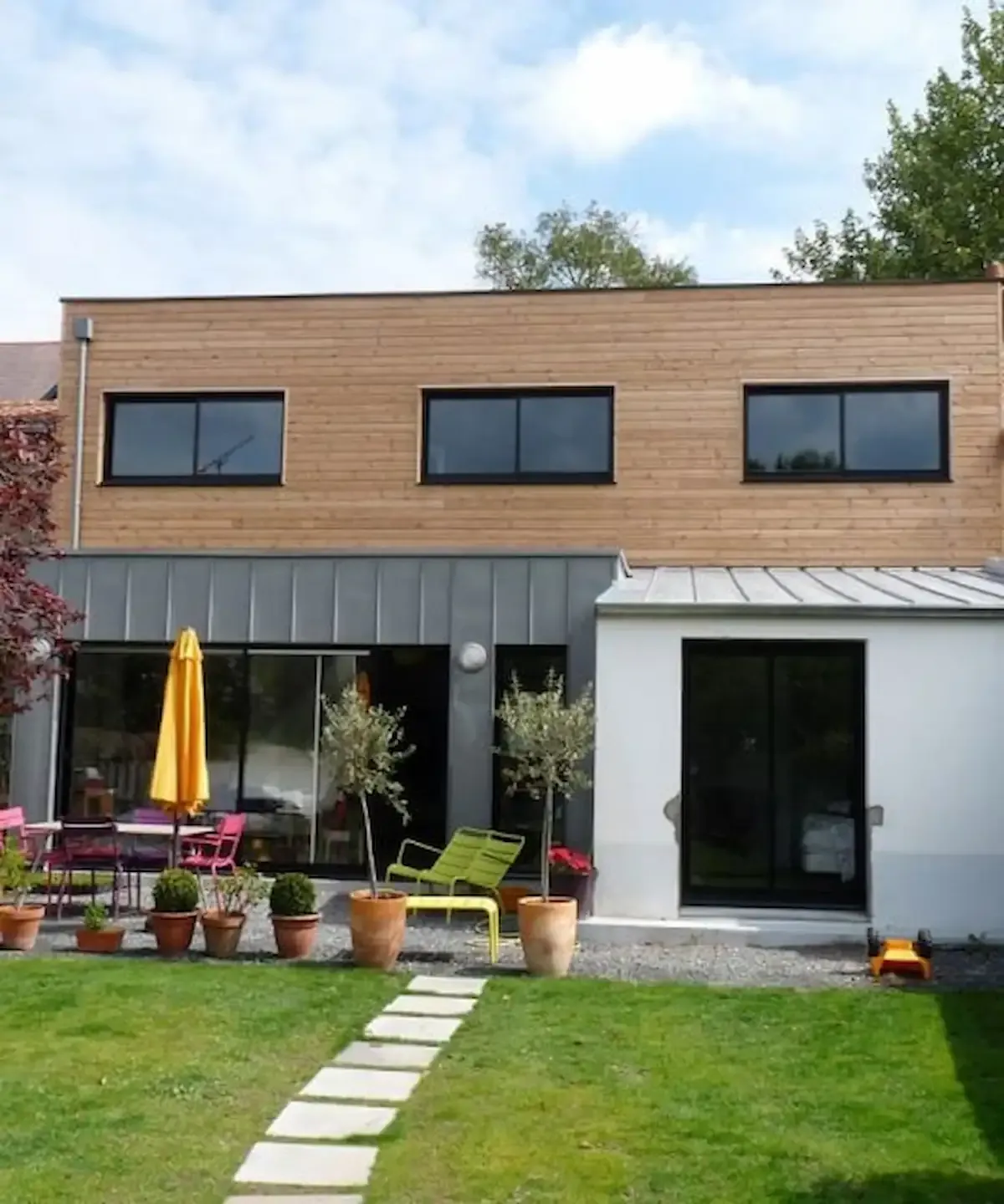 découvrez tout ce qu'il faut savoir sur la surélévation de maison : avantages, démarches, budget et conseils pour agrandir votre habitation et optimiser votre espace de vie.