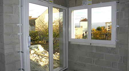 découvrez tout ce qu'il faut savoir sur le tarif de pose d'une fenêtre : prix moyens, critères qui influencent le coût, conseils pour choisir le bon professionnel et réussir votre installation.