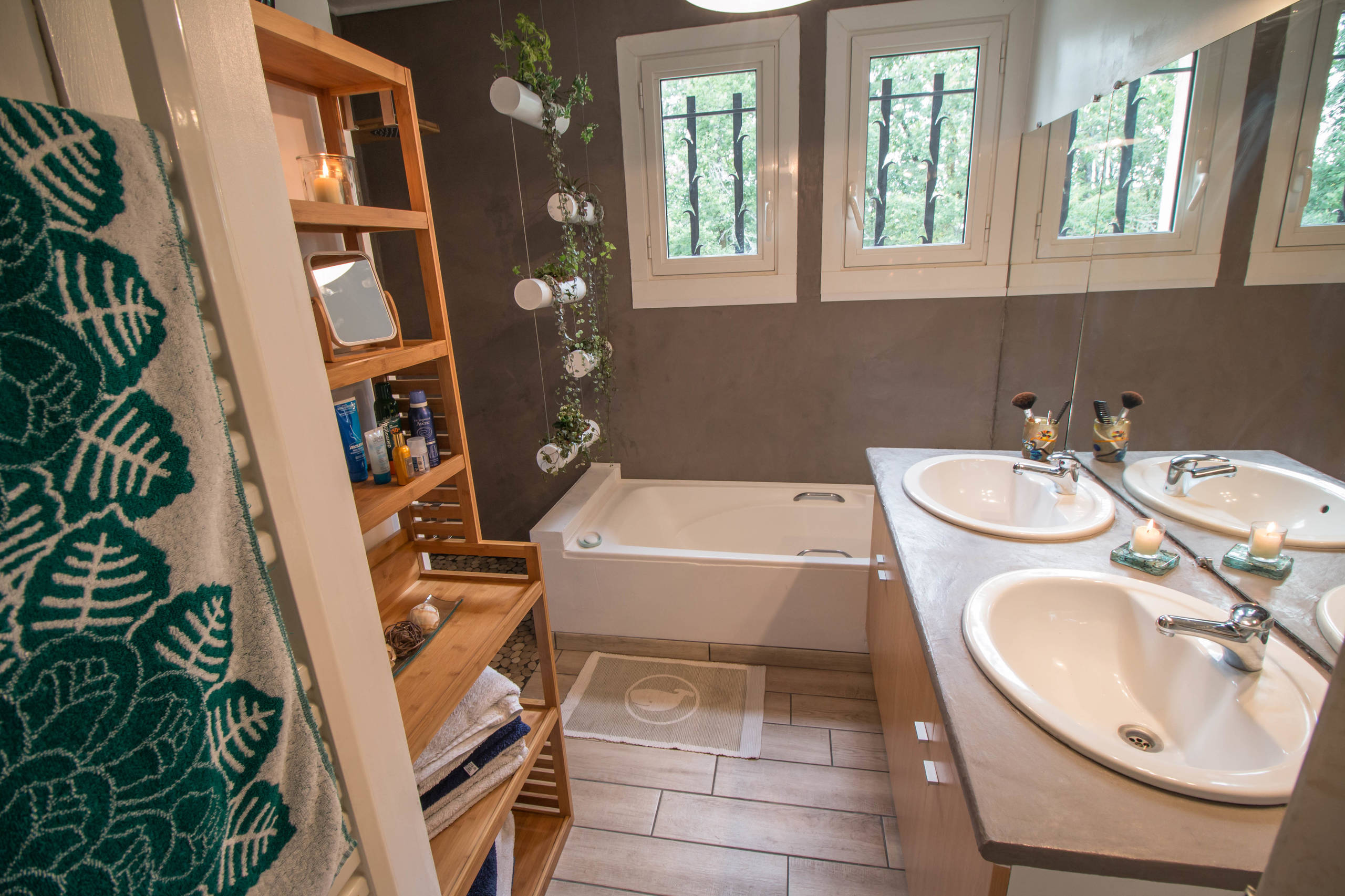 découvrez nos idées et conseils pour réussir la transformation de votre salle de bain. inspirez-vous pour rénover, moderniser et optimiser votre espace avec style et fonctionnalité.