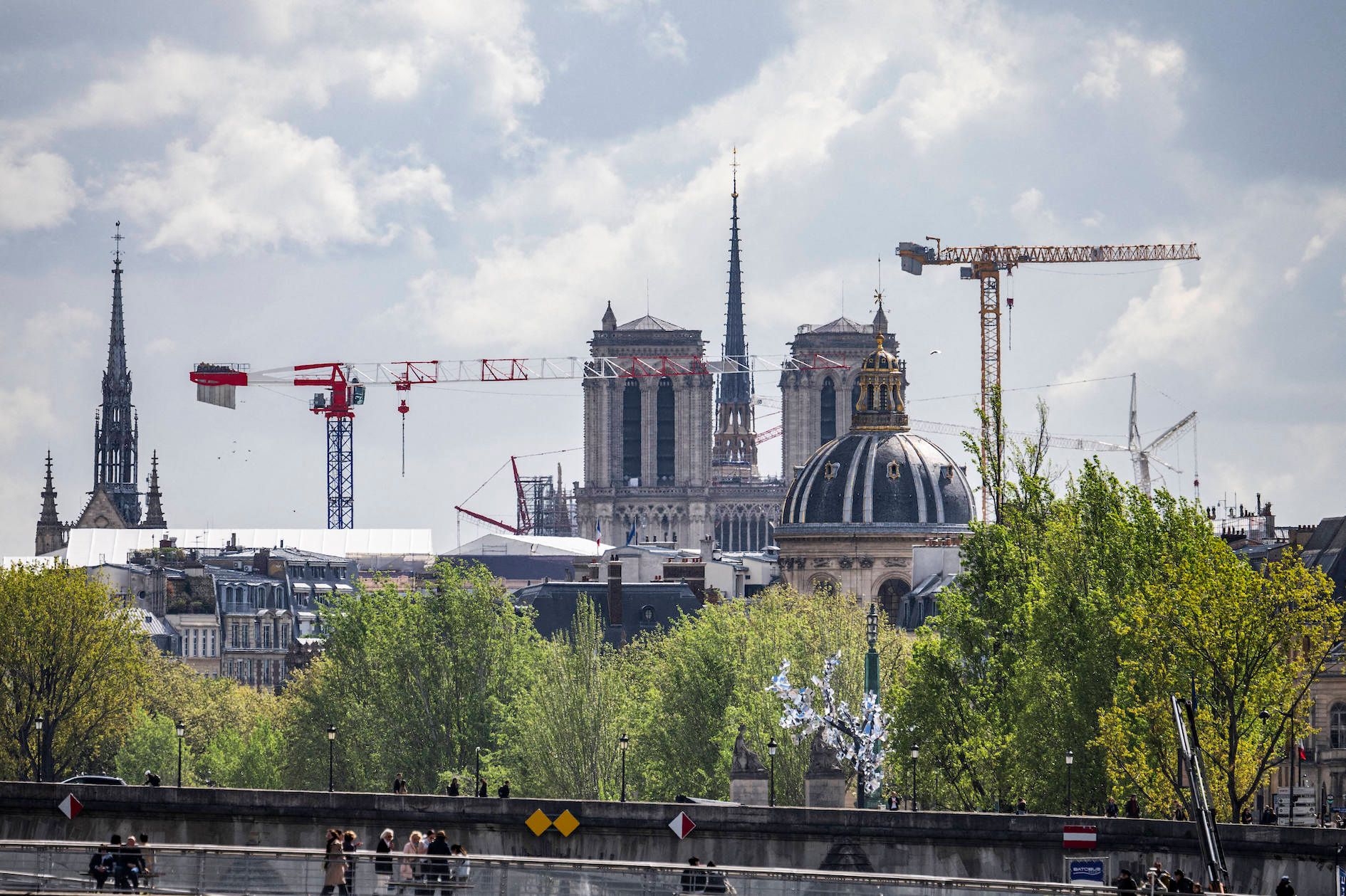 découvrez tous les services de travaux à paris : rénovation, construction, aménagement intérieur et extérieur. trouvez des professionnels fiables pour vos projets dans la capitale.