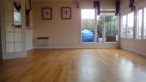 confiez la vitrification de vos parquets à paris en 2025 à des experts. service rapide, soigné et durable pour protéger et sublimer vos sols en bois. devis gratuit !