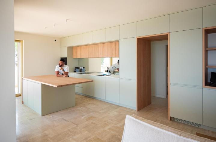 confiez vos projets à notre agence de rénovation à toulon : expertise, accompagnement personnalisé et travaux de qualité pour transformer votre intérieur ou rénover votre maison.