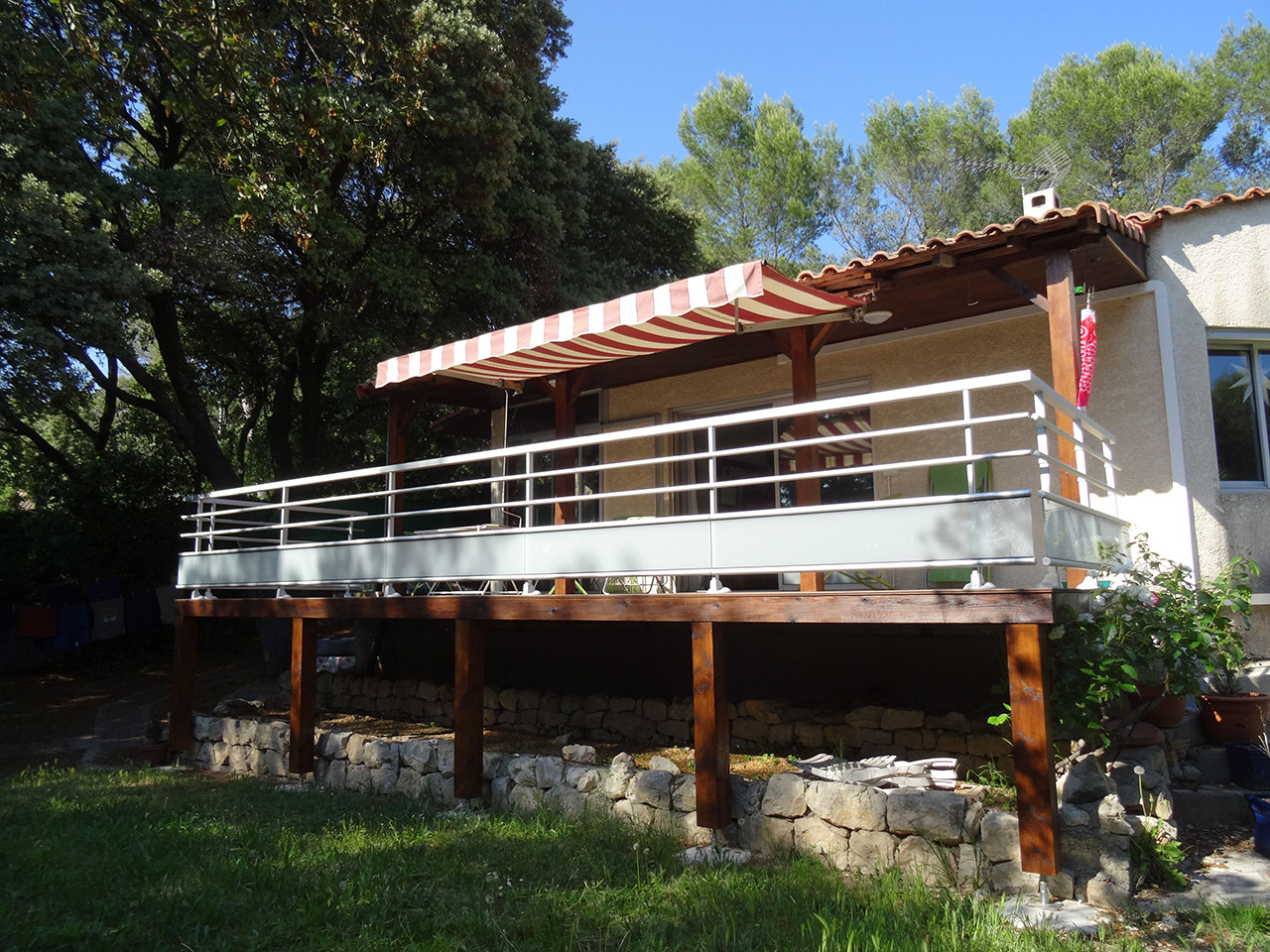 découvrez nos conseils et idées pour agrandir votre terrasse efficacement. optimisez votre espace extérieur et profitez pleinement de moments conviviaux en famille ou entre amis.
