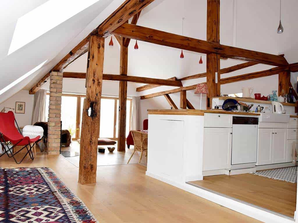 découvrez nos conseils et idées pour l’aménagement de vos combles afin d’optimiser l’espace, gagner en confort et valoriser votre maison. solutions pratiques, inspirations déco et astuces professionnels.