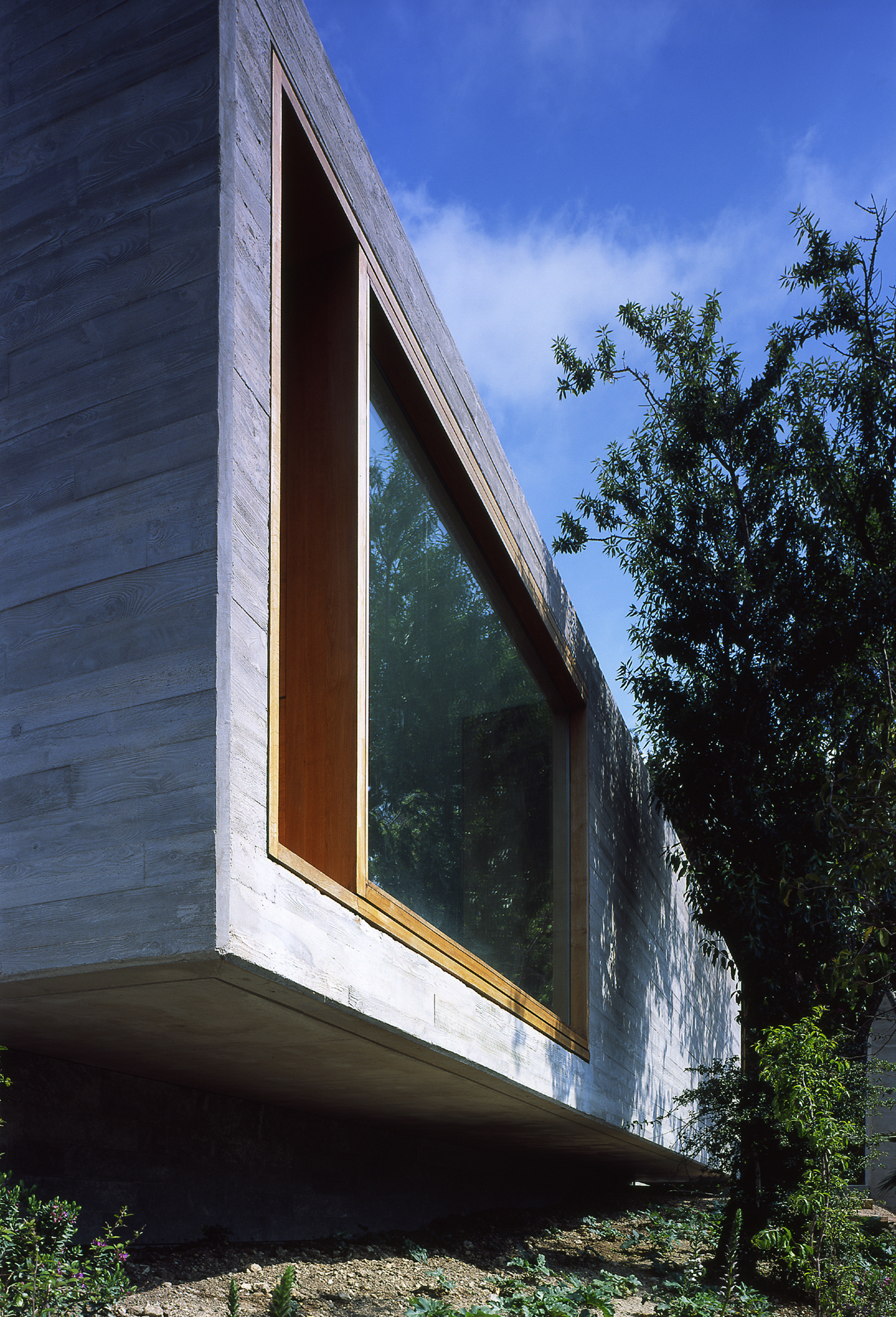 trouvez un architecte à cannes pour vos projets de construction ou de rénovation : expertise locale, conseils personnalisés et accompagnement sur mesure pour donner vie à vos idées architecturales.