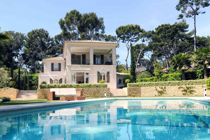 découvrez un architecte à cannes spécialisé dans la conception de projets sur-mesure, alliant modernité et élégance, pour la construction ou la rénovation de votre bien immobilier sur la côte d’azur.