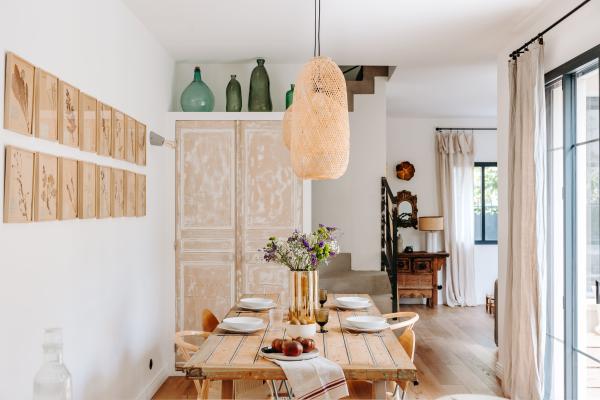 découvrez un architecte d'intérieur à arcachon pour sublimer vos espaces de vie avec des aménagements innovants et personnalisés. conseil, design et rénovation sur-mesure pour particuliers et professionnels.