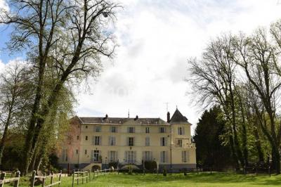 découvrez l’attrait de forêt-sainte-croix (91150) : patrimoine naturel, activités de plein air et charme rural en essonne. parfait pour une escapade détente à la campagne.